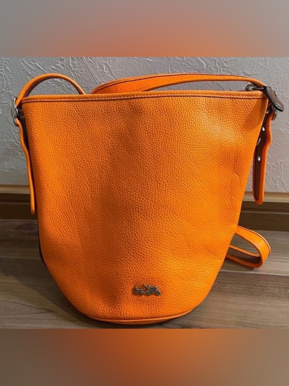 Vintage (2015) COACH Pebbled Leather Bucket Bag Neon Orange Shoulder Crossbody